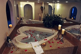 Hotel with Jacuzzi in Room